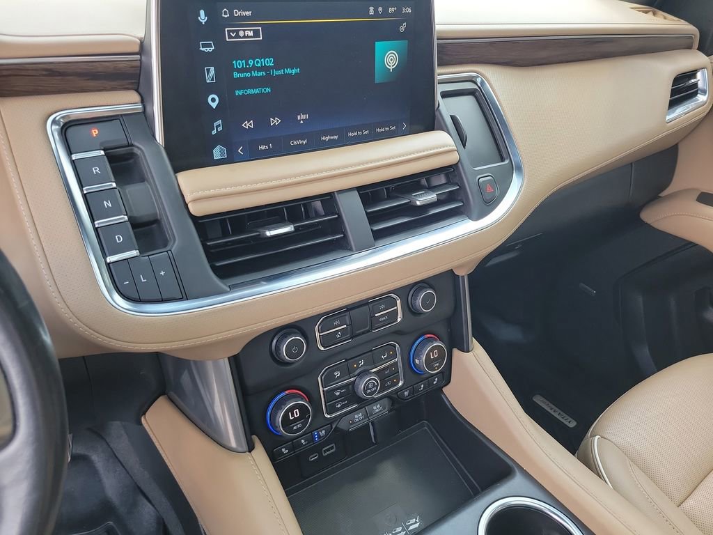 Used 2023 Chevrolet Tahoe Premier AWD/4WD image 29