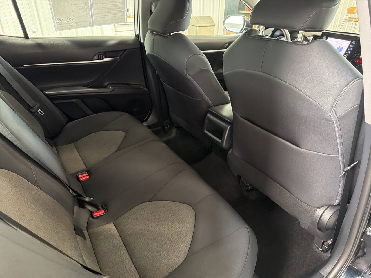 Used 2022 Toyota Camry LE FWD image 23