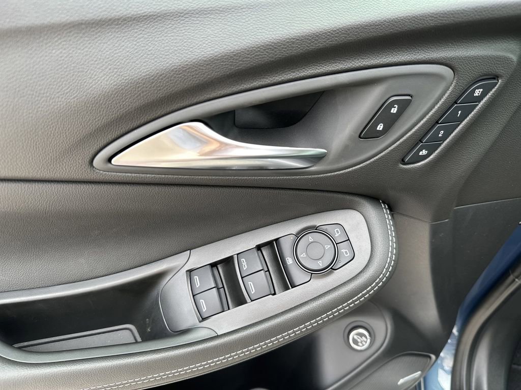 New 2026 Buick Encore GX Avenir image 11