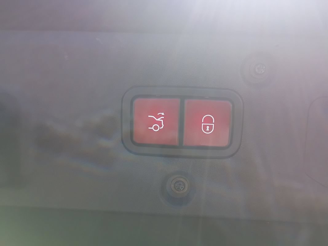 Used 2013 Mercedes-Benz CL 550 4MATIC image 19