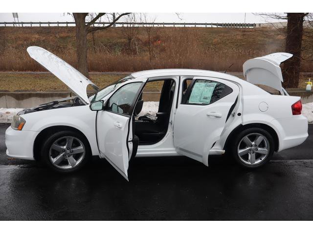 Used 2014 Dodge Avenger SE w/ Rallye Appearance Group image 16