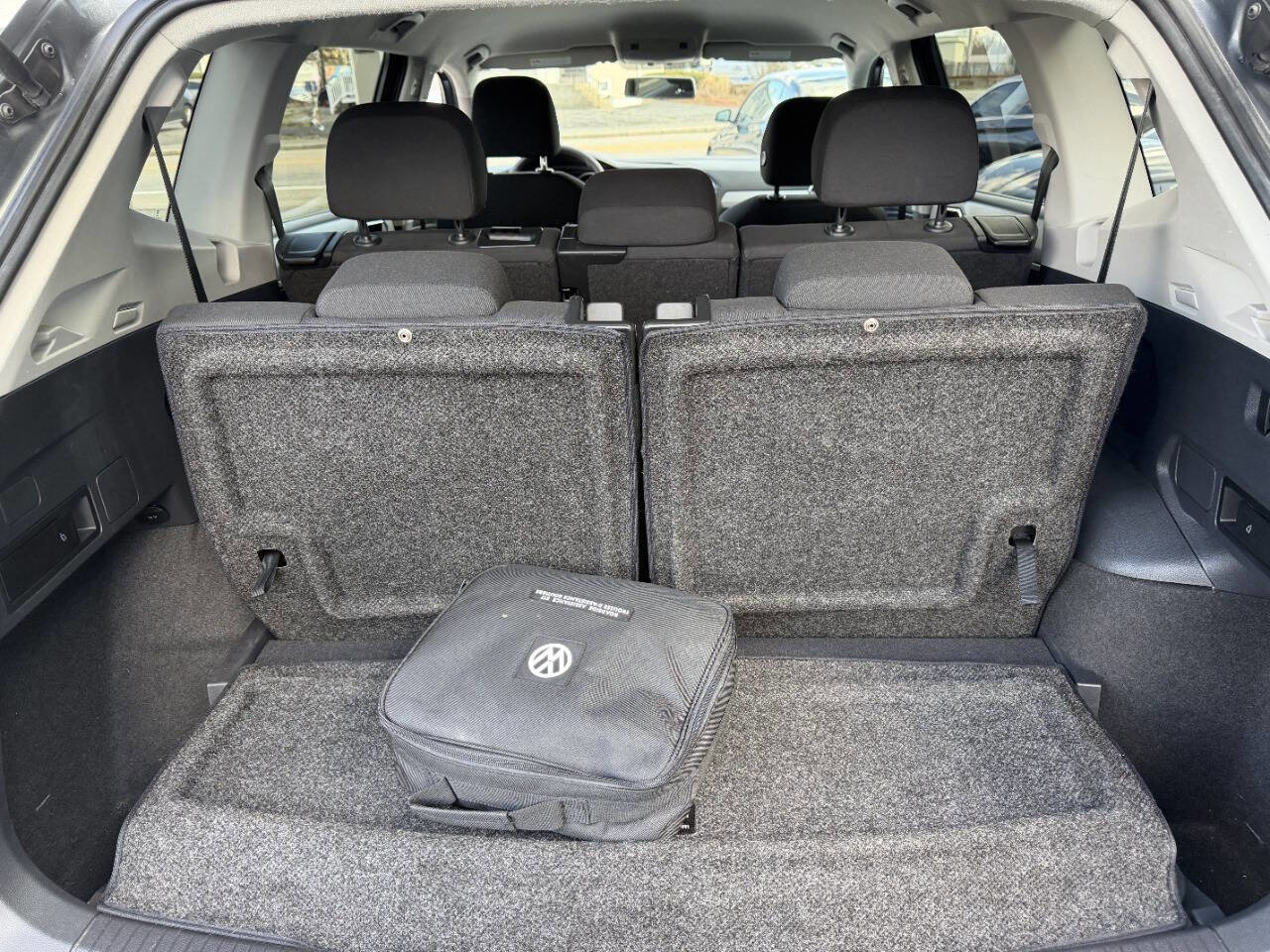 Used 2018 Volkswagen Tiguan S w/ 3rd Row Seat Package image 9