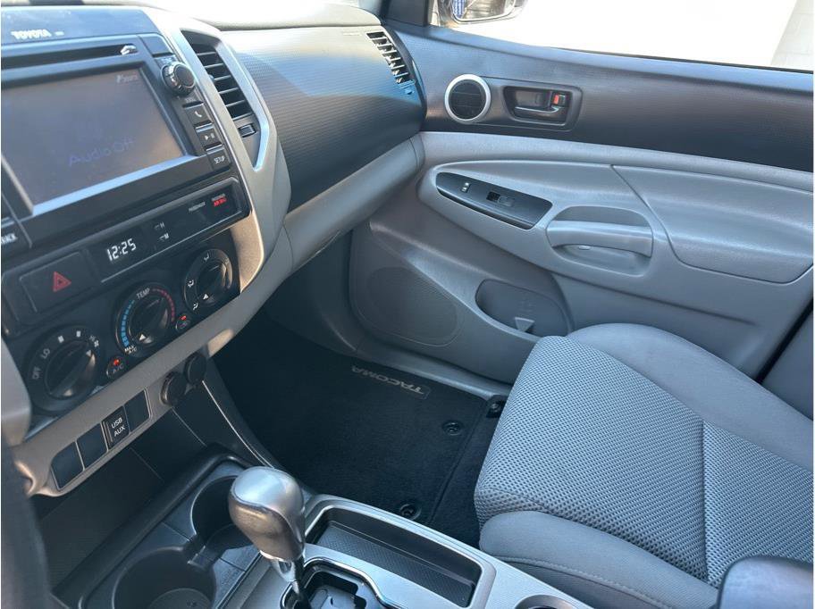 Used 2013 Toyota Tacoma PreRunner image 21