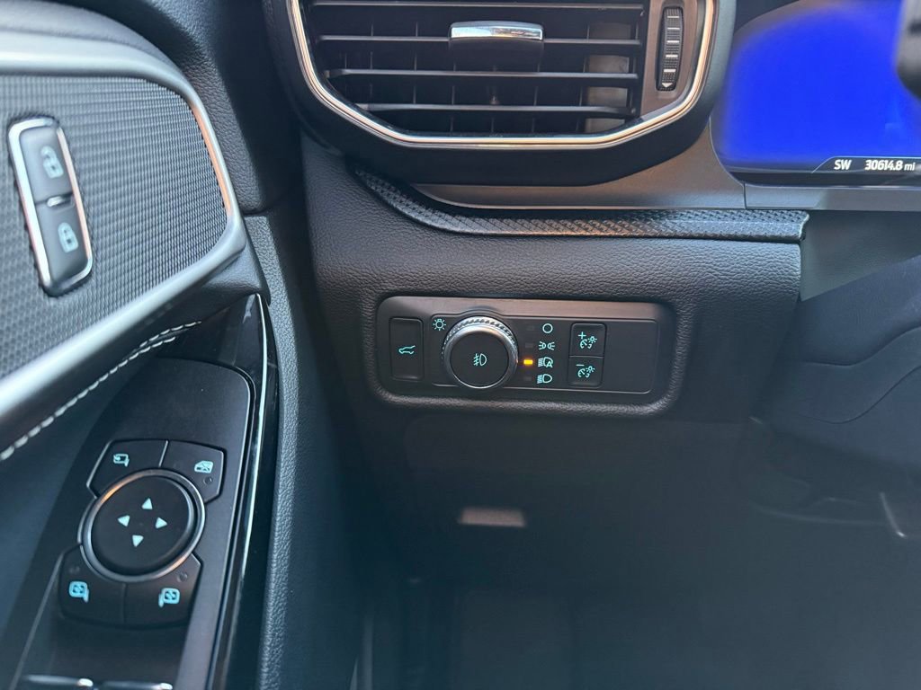 Used 2022 Ford Explorer ST image 14