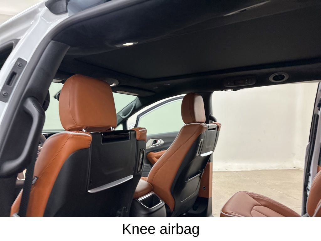 Used 2026 Chrysler Pacifica Pinnacle image 29