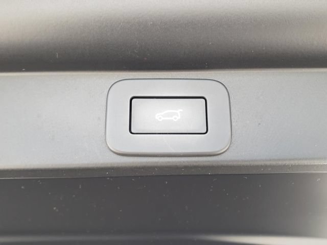 Used 2025 Land Rover Range Rover SE AWD/4WD image 10