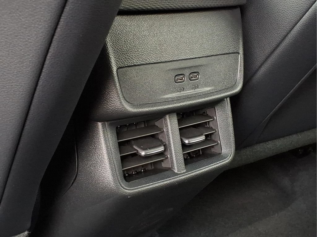 New 2027 Chevrolet Equinox LT w/ Convenience Package II FWD image 17