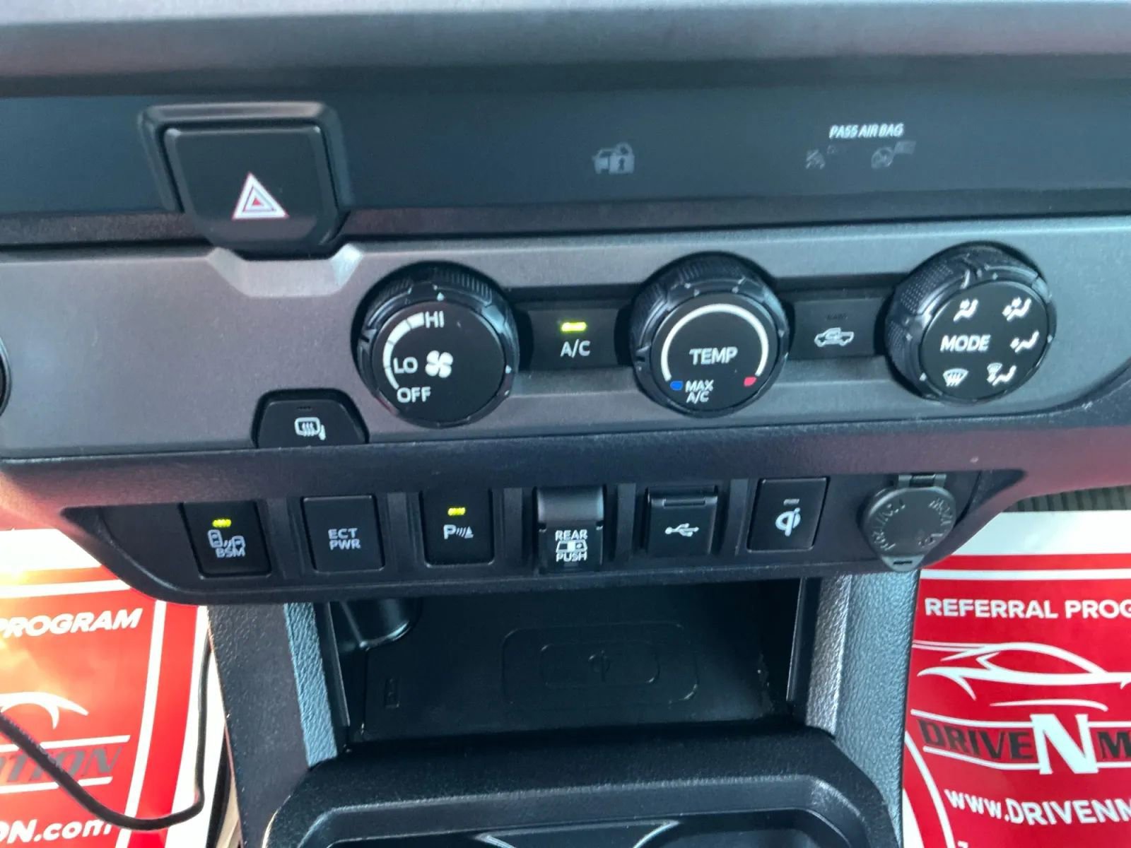 Used 2020 Toyota Tacoma TRD Sport image 29