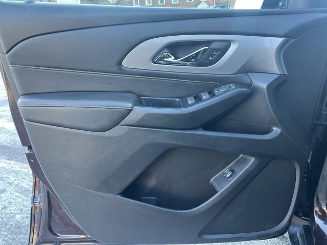 Used 2020 Chevrolet Traverse LT w/ Driver Confidence II Package image 12