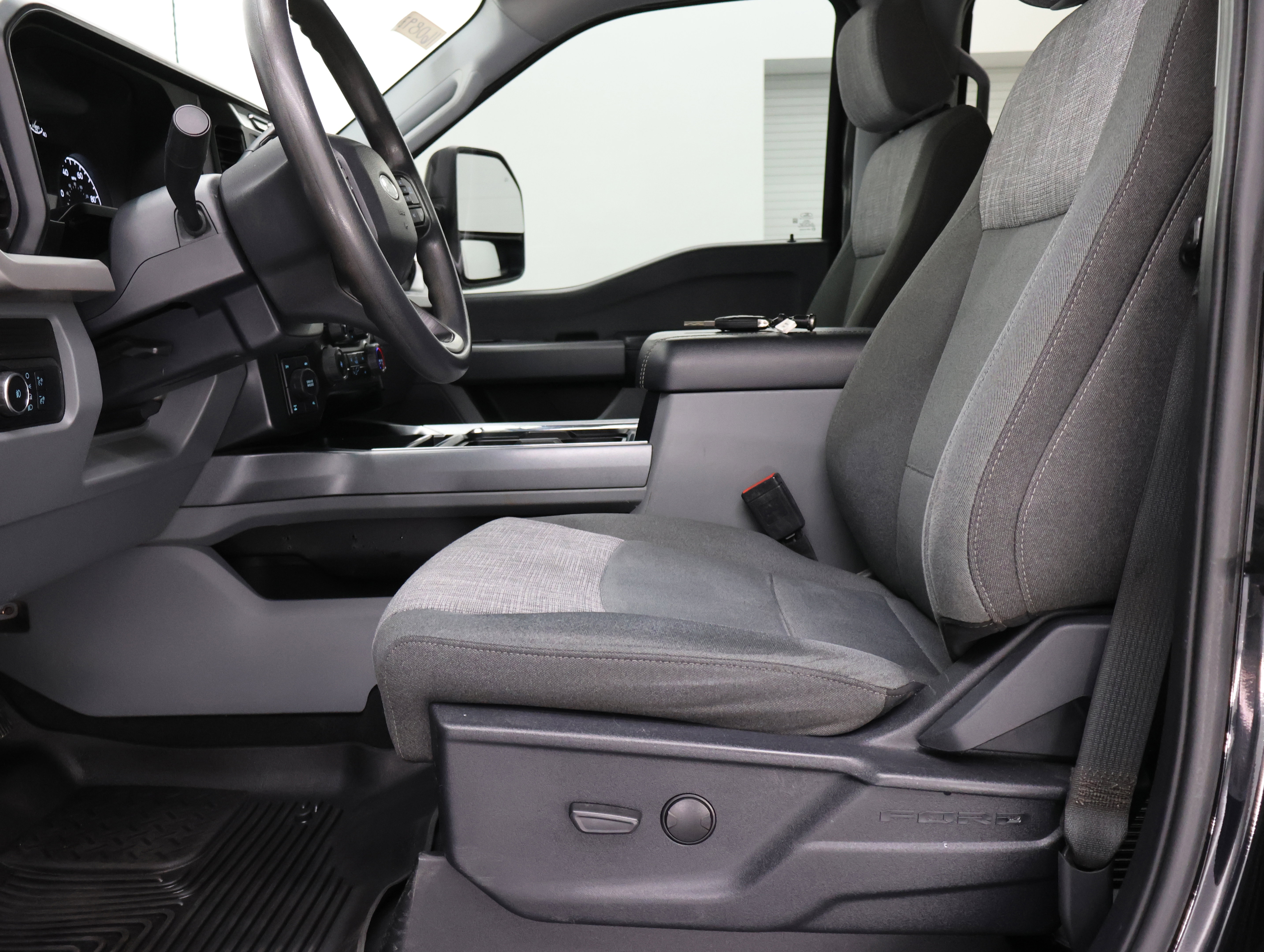 Used 2023 Ford F250 XLT w/ FX4 Off-Road Package image 8