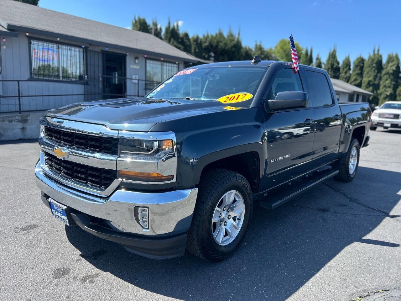 Used 2017 Chevrolet Silverado 1500 LT w/ All Star Edition AWD/4WD image 3