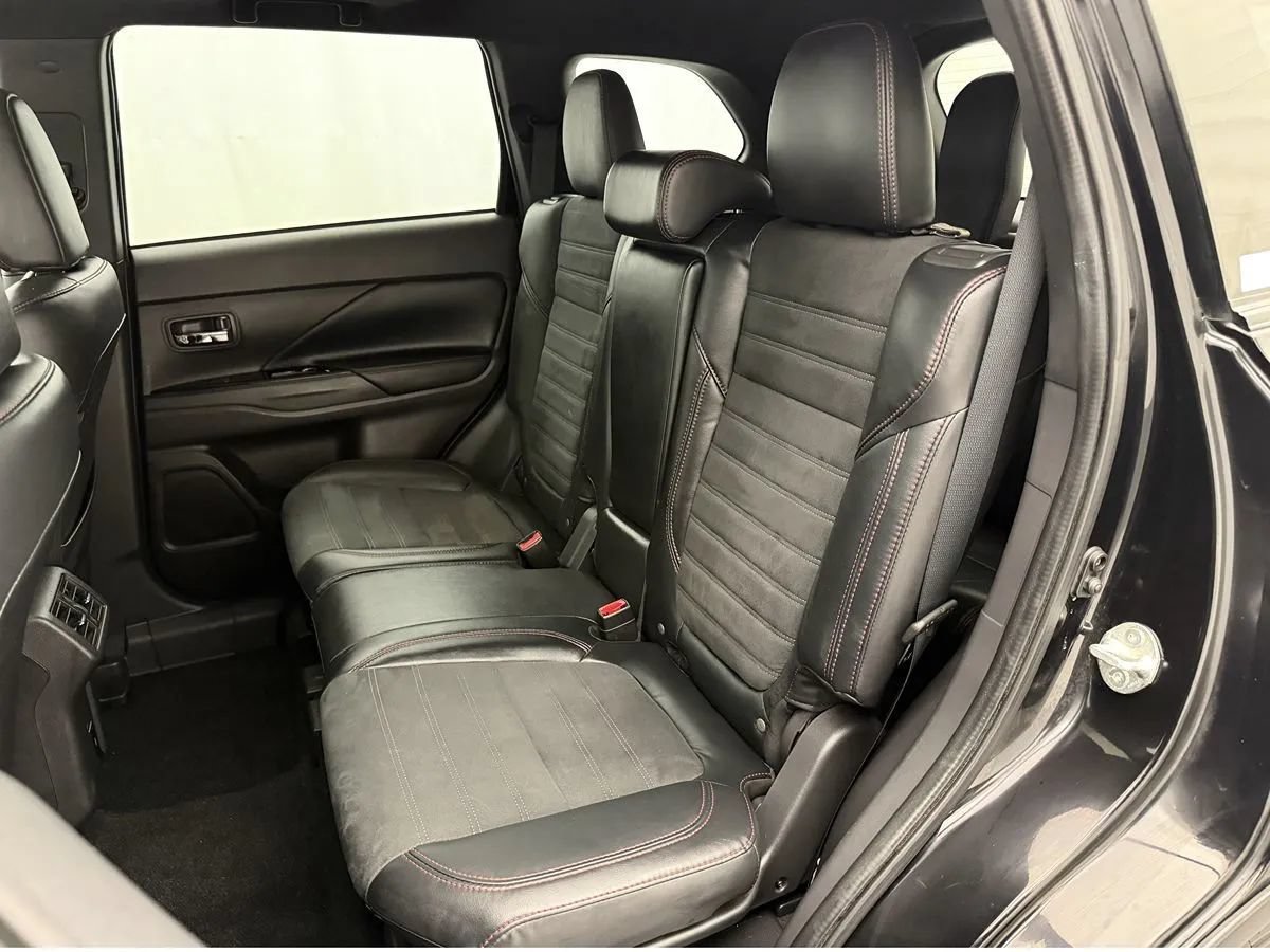Used 2020 Mitsubishi Outlander SEL FWD image 19