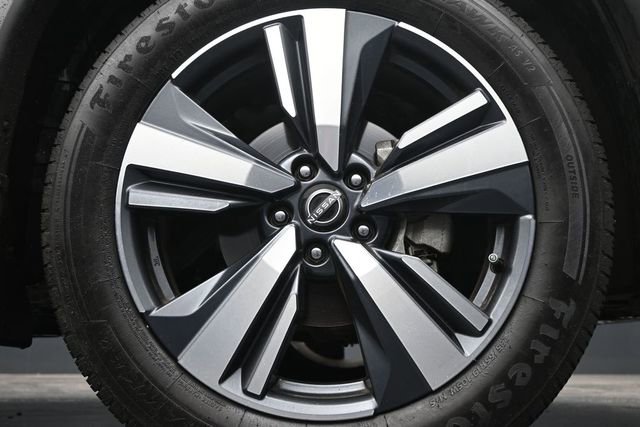 Used 2023 Nissan Rogue SL FWD image 9