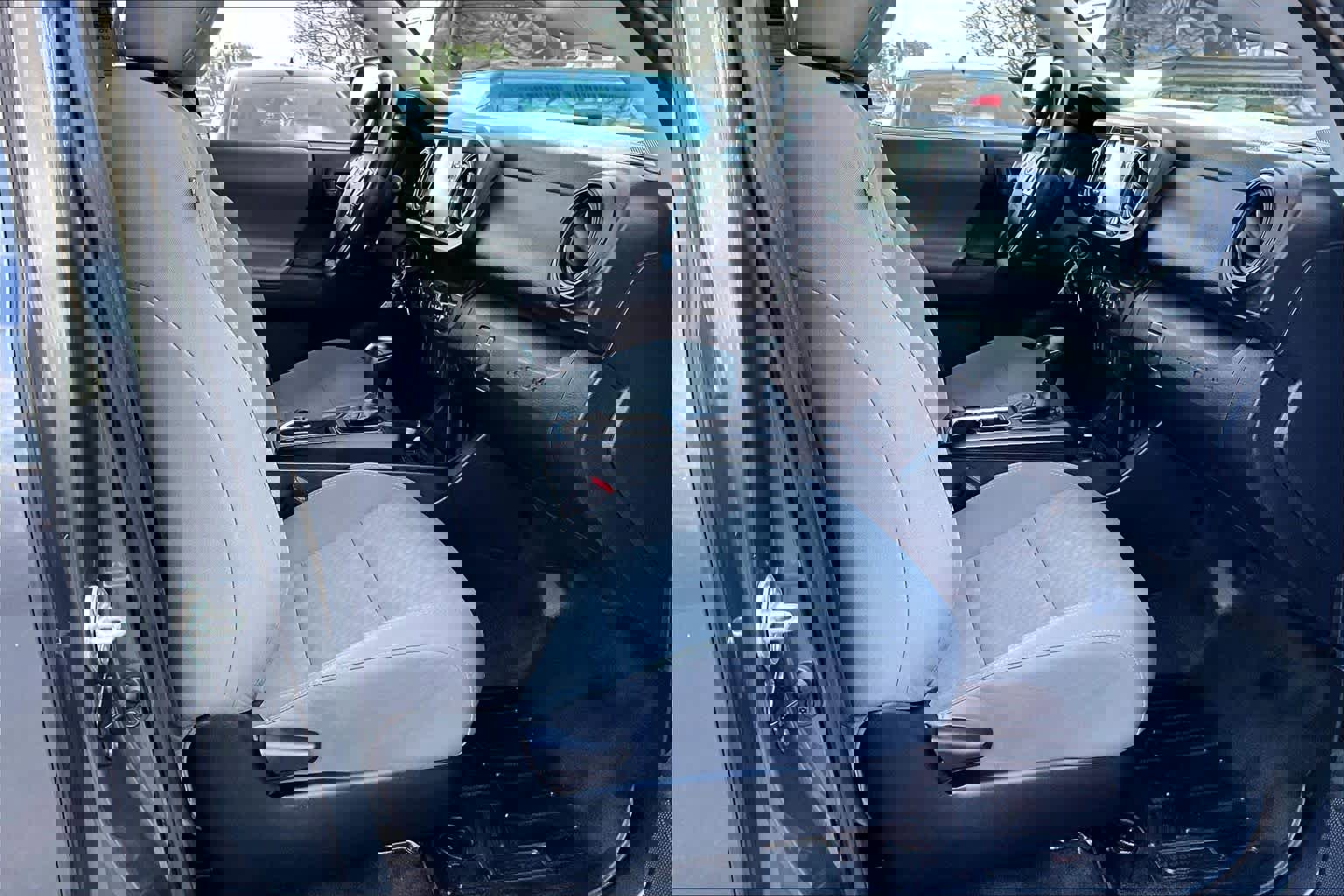 Used 2021 Toyota Tacoma SR image 8