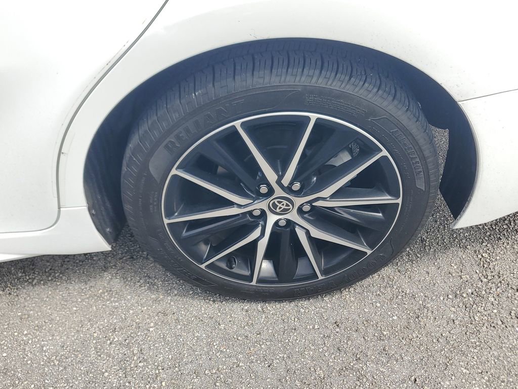 Used 2021 Toyota Camry SE image 8