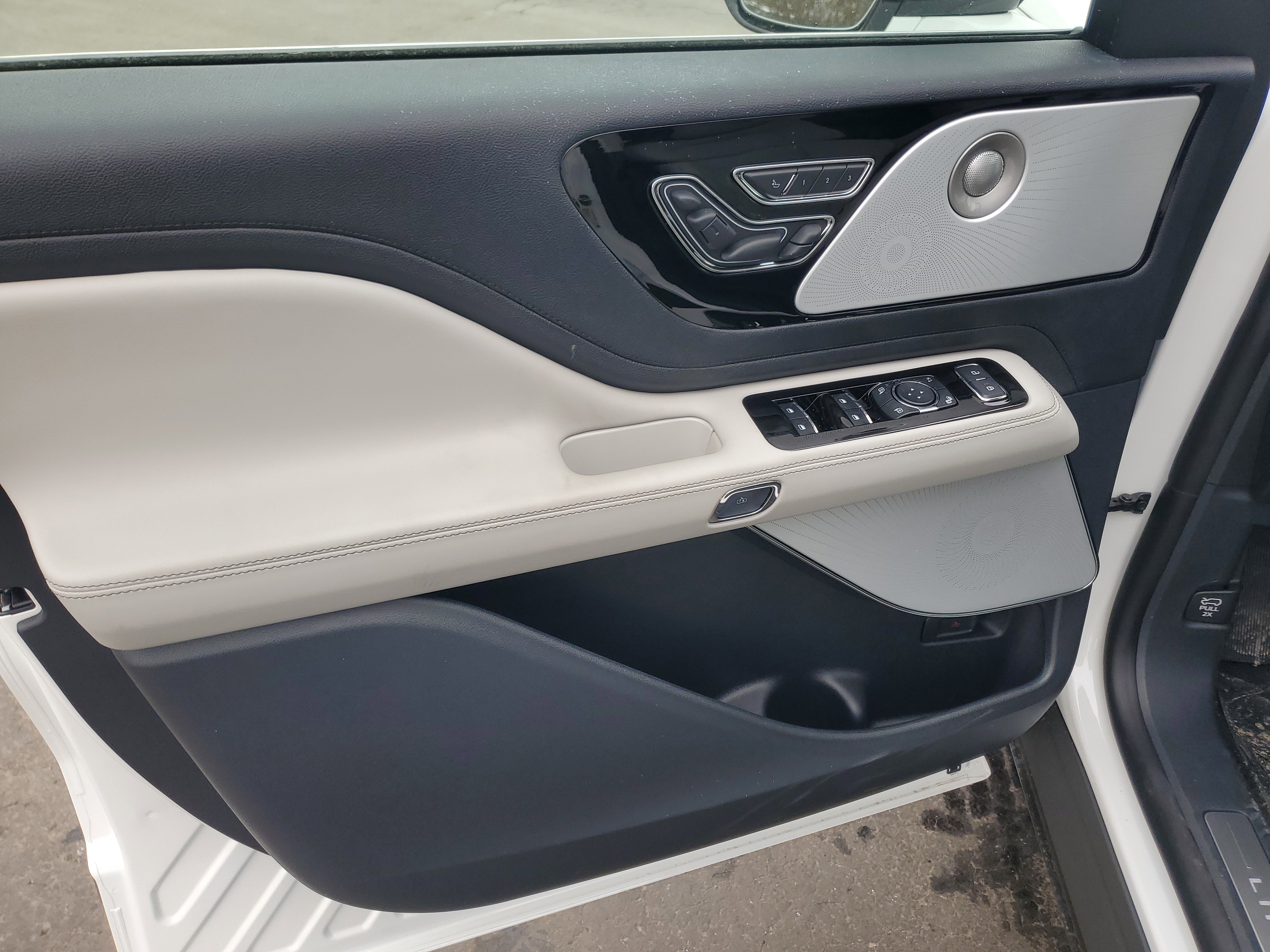 New 2026 Lincoln Aviator Reserve image 8