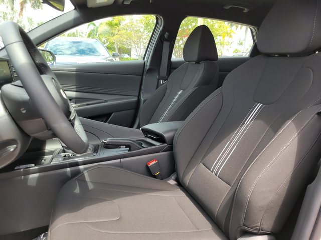 New 2026 Hyundai Elantra SEL Sport FWD image 11