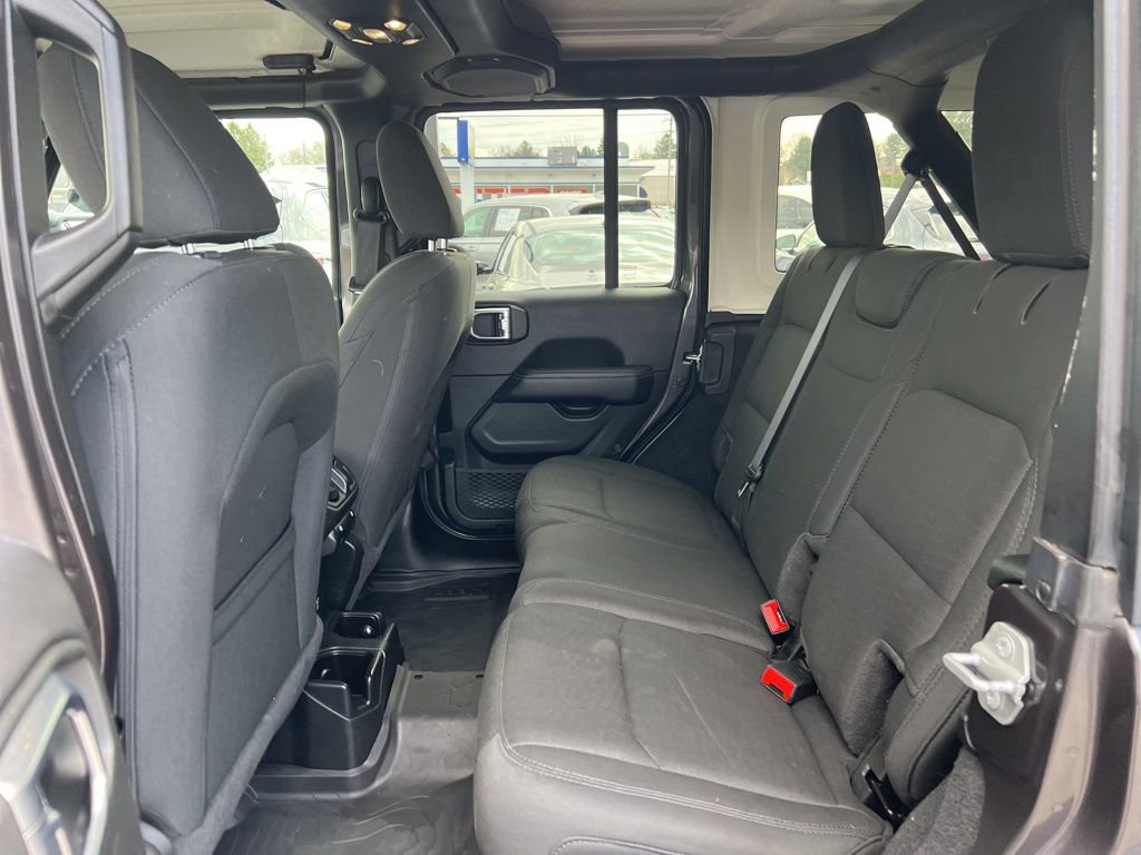 Used 2020 Jeep Wrangler Unlimited Sahara AWD/4WD image 24
