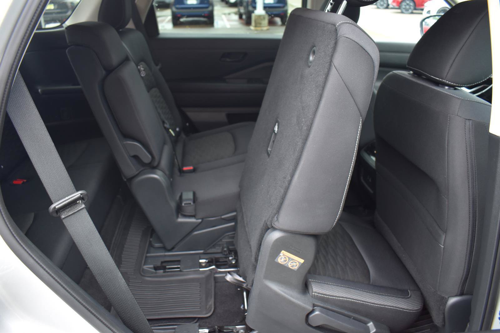 Used 2024 Nissan Pathfinder SV FWD image 64
