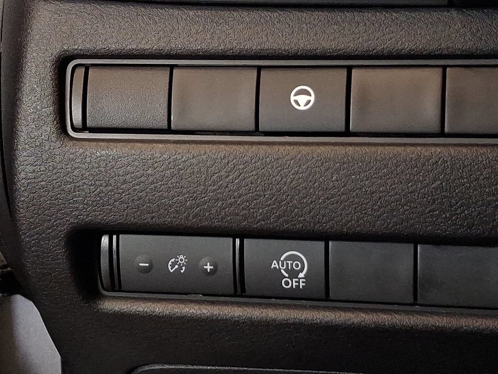 Used 2023 Nissan Rogue SV AWD/4WD image 27