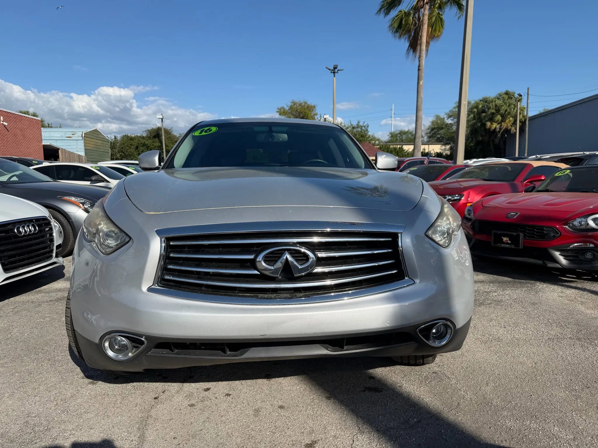 Used 2016 INFINITI QX70 3.7 image 2
