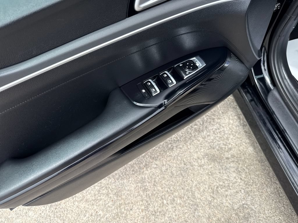 Used 2022 Kia K5 LXS FWD image 11