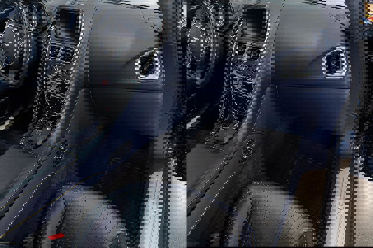 Used 2018 Aston Martin DB11 V12 image 11