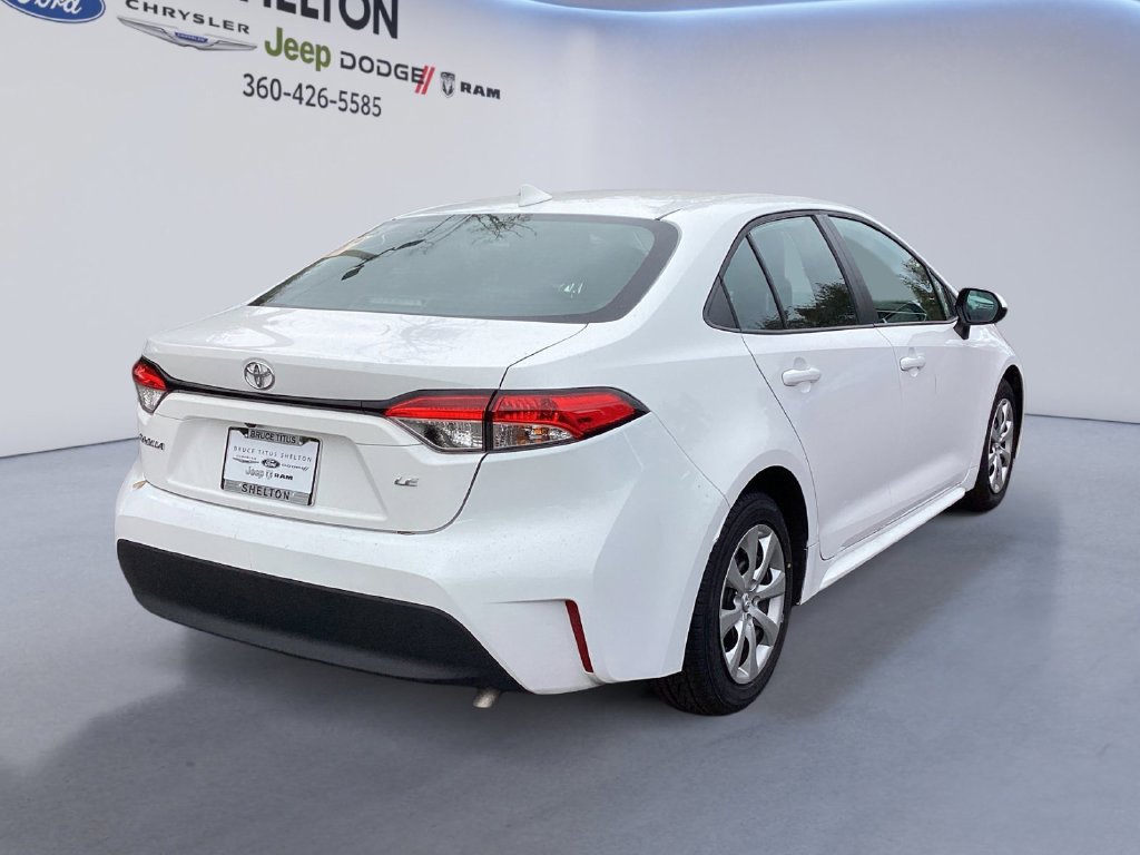 Used 2025 Toyota Corolla LE FWD image 5