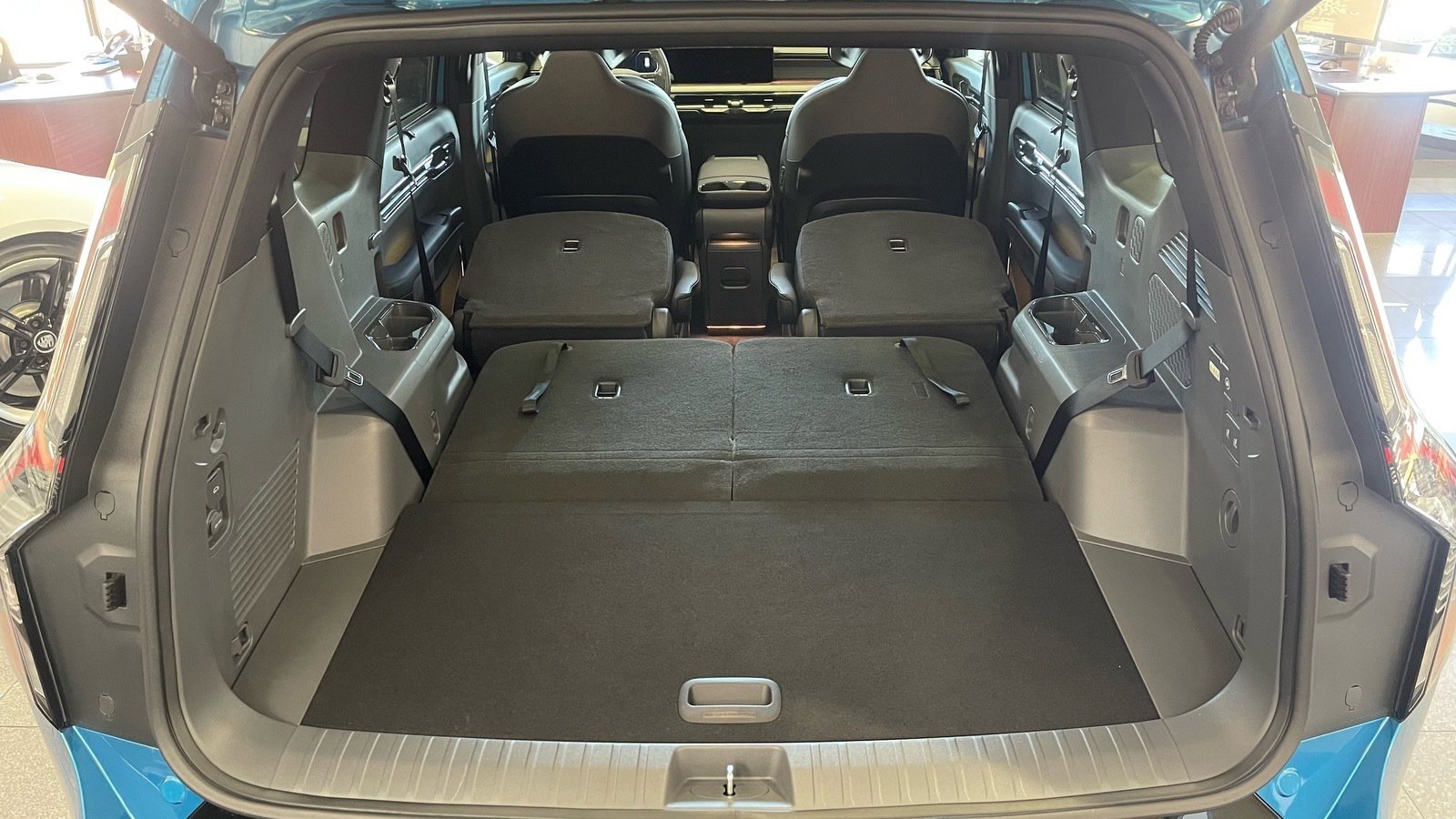 Used 2026 Kia EV9 Land w/ Nightfall Edition Package image 38