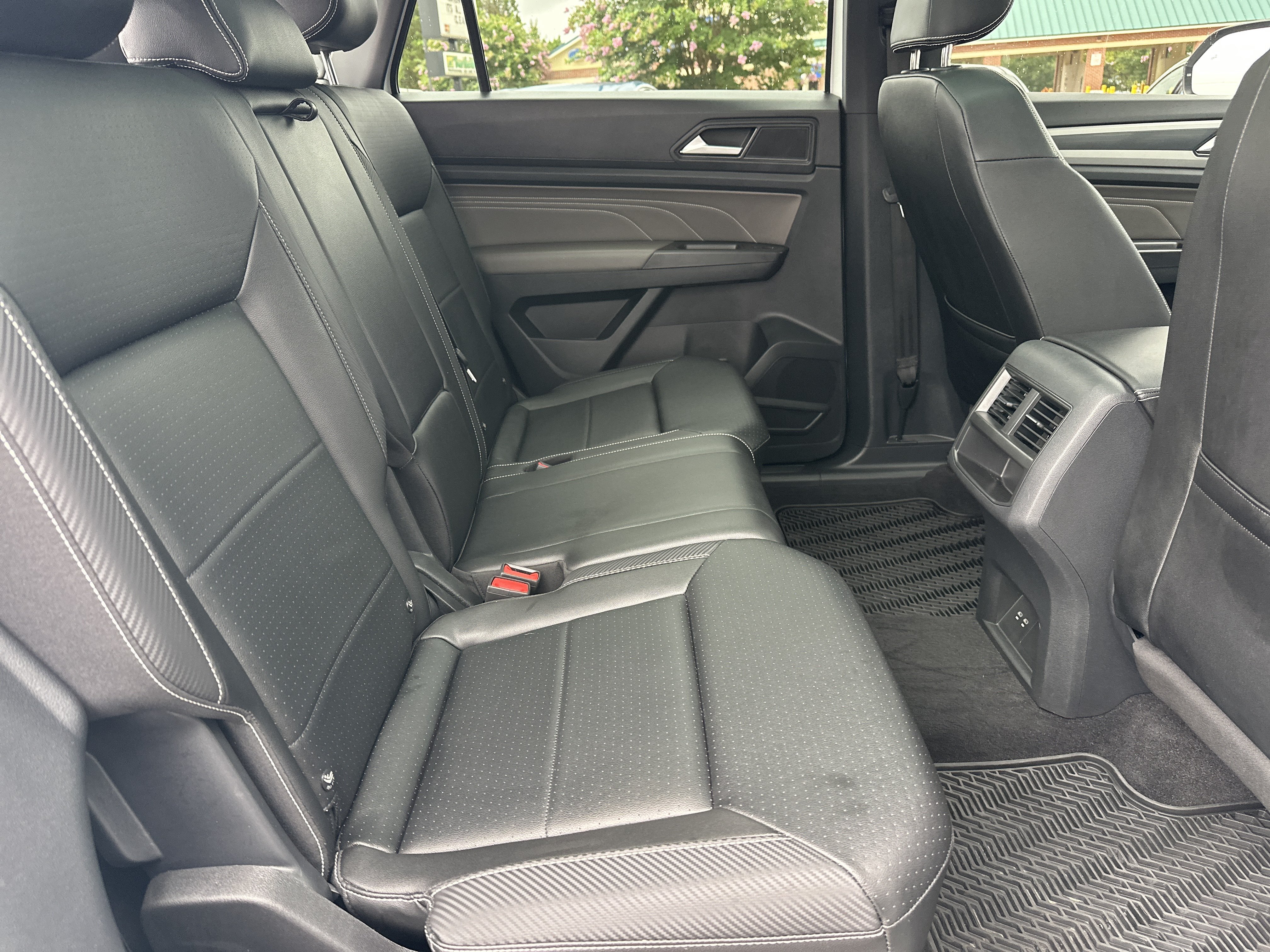 Used 2023 Volkswagen Atlas Cross Sport SEL R-Line AWD/4WD image 16