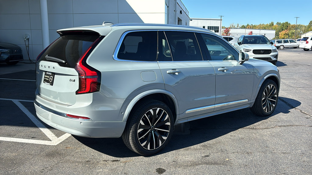 Certified 2026 Volvo XC90 B6 Plus AWD/4WD image 28