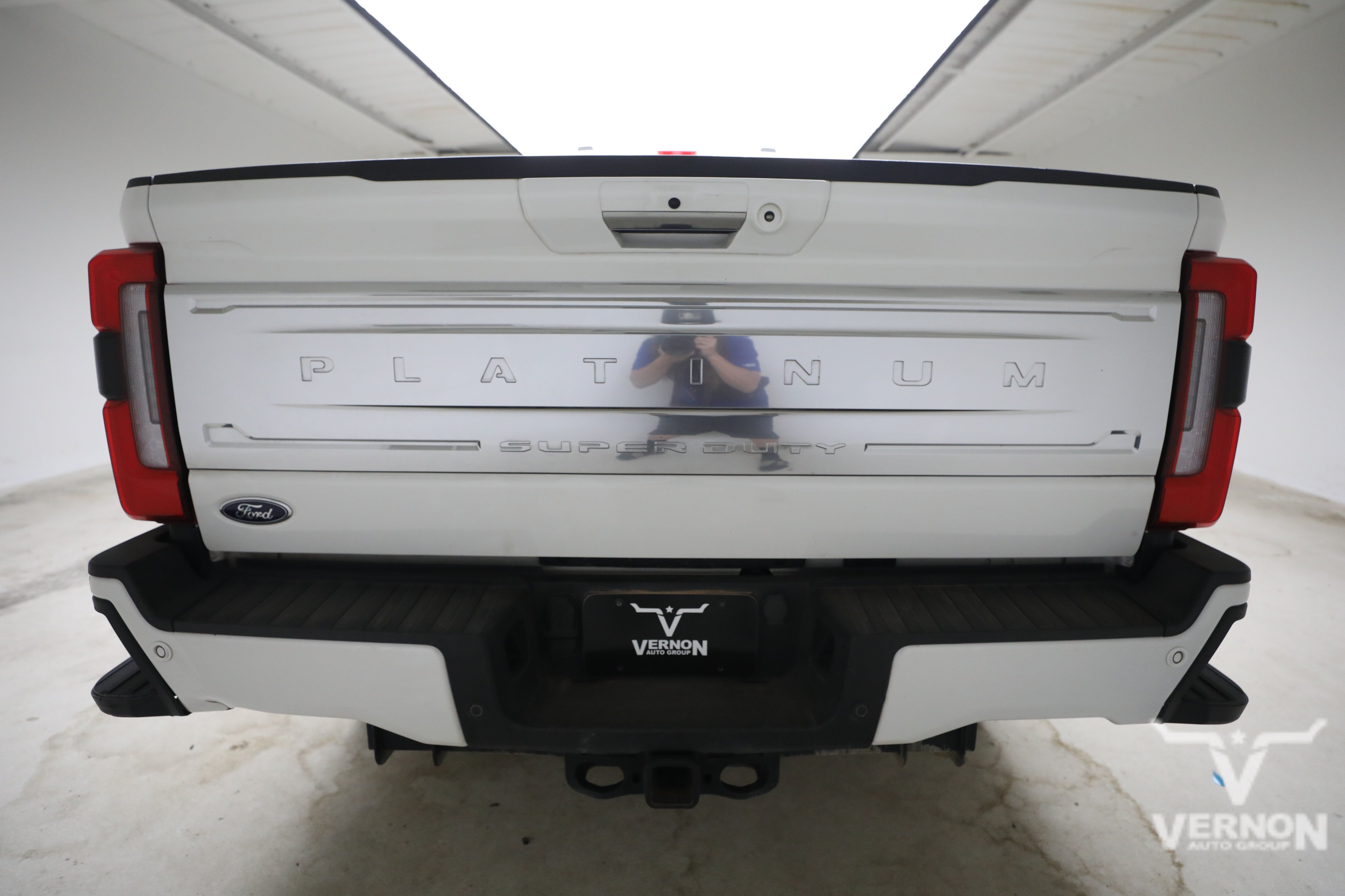 Used 2023 Ford F250 Platinum AWD/4WD image 3