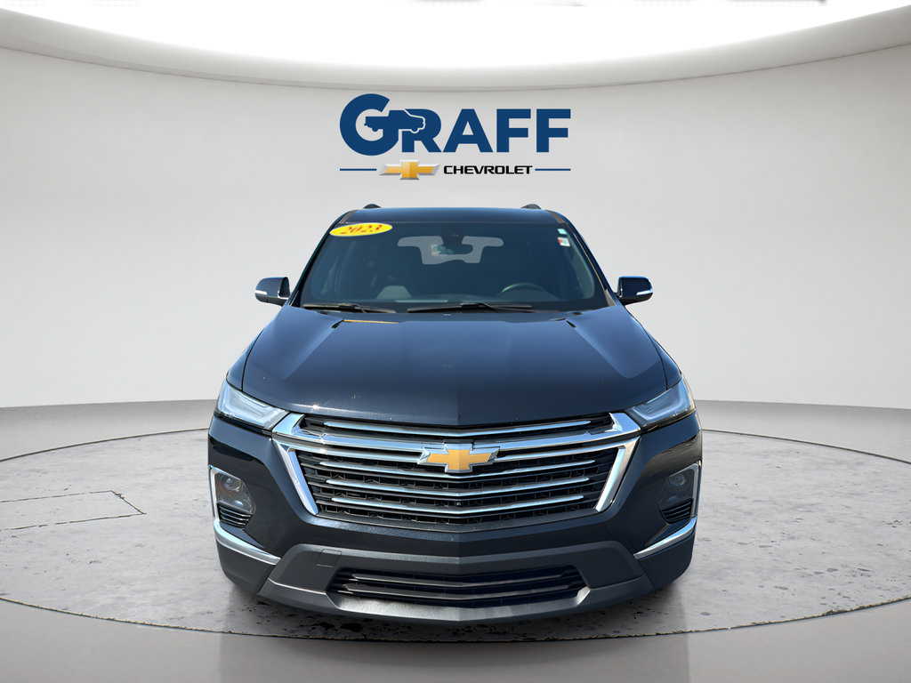 Used 2023 Chevrolet Traverse LT w/ Rear Camera Mirror Package AWD/4WD image 12