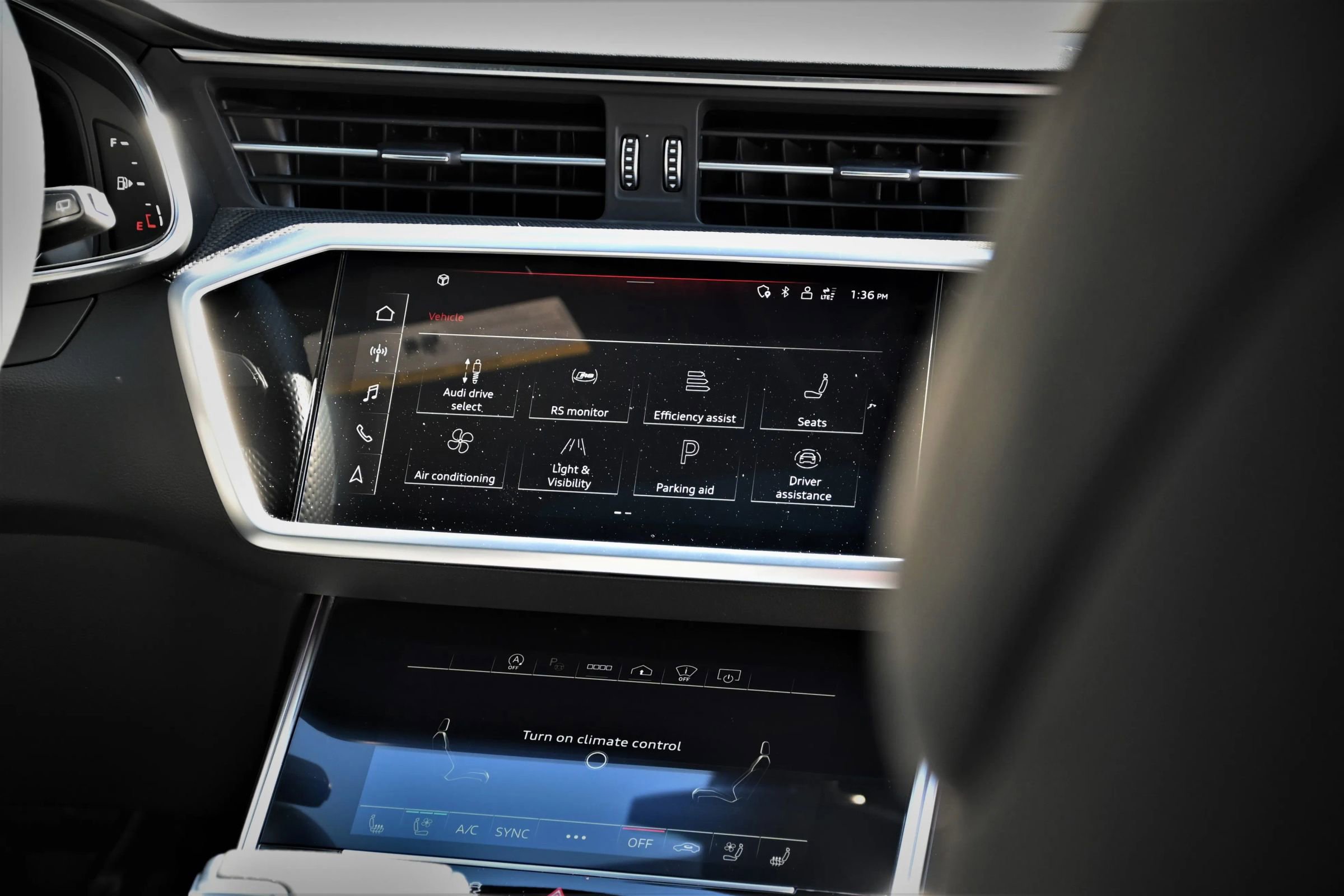 Used 2023 Audi RS 6 w/ Carbon Optic Package image 16