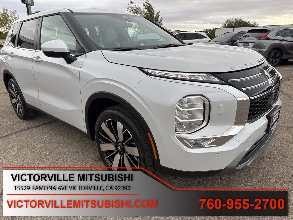 New 2025 Mitsubishi Outlander SE image 1