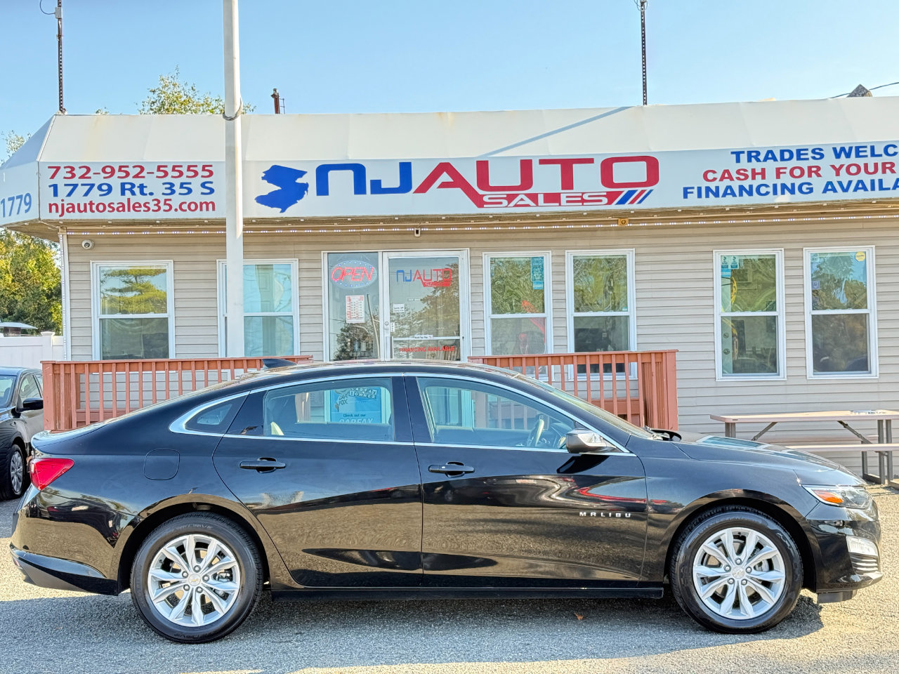 Used 2023 Chevrolet Malibu LT image 3