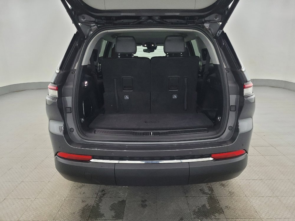 Used 2023 Jeep Grand Cherokee L Limited image 29