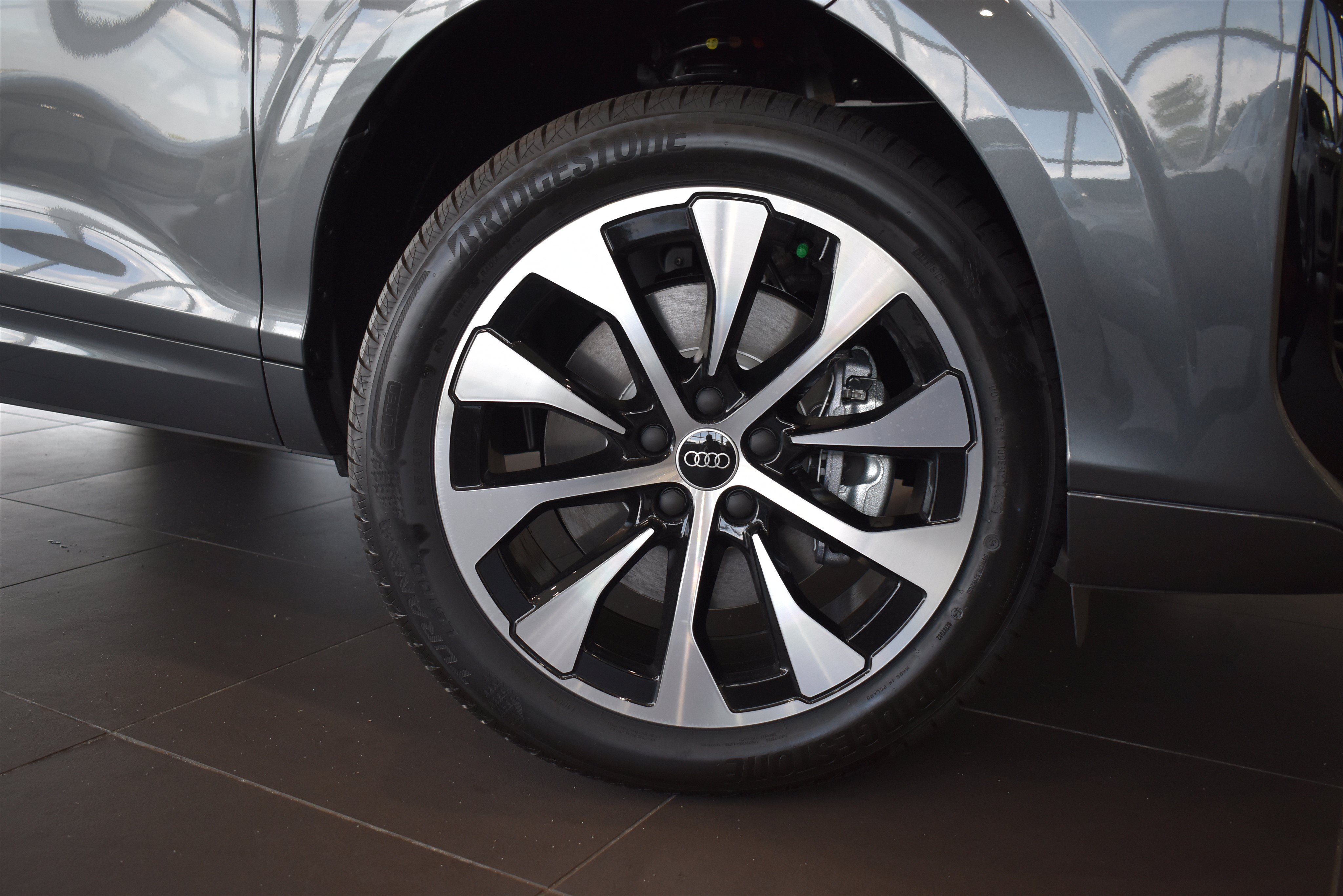 New 2026 Audi Q3 quattro 2.0T AWD/4WD image 2