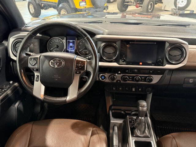 Used 2017 Toyota Tacoma Limited w/ Tow Package image 17