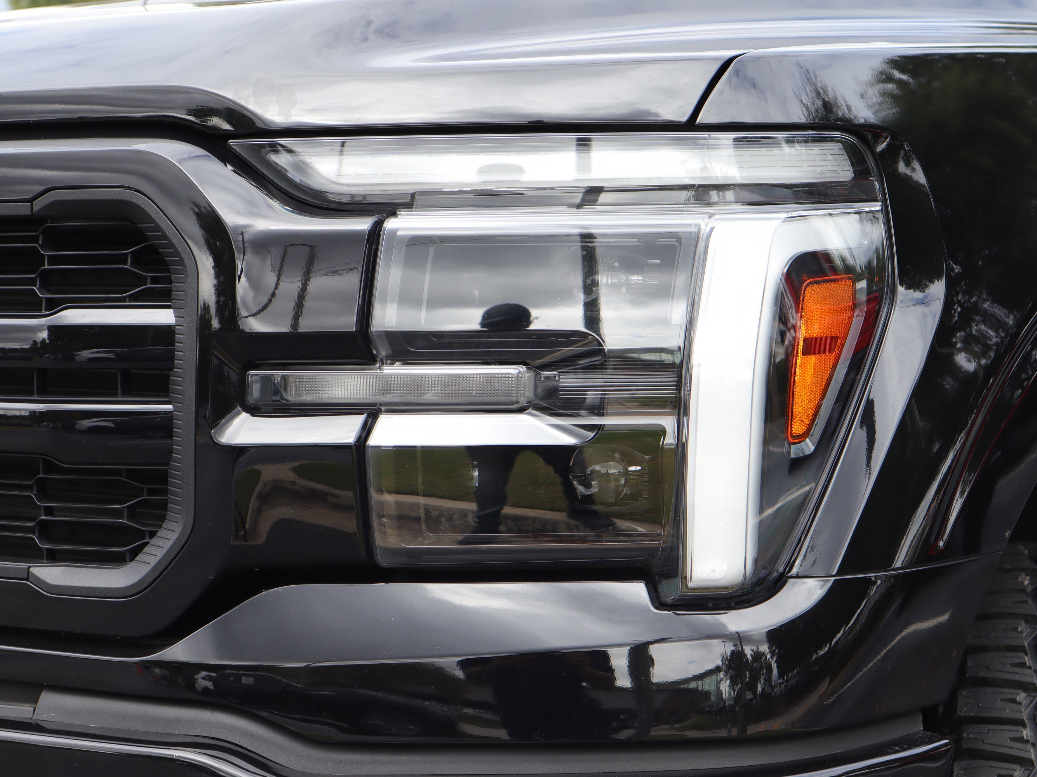 Used 2025 Ford F150 Lariat w/ Equipment Group 501A Mid image 35