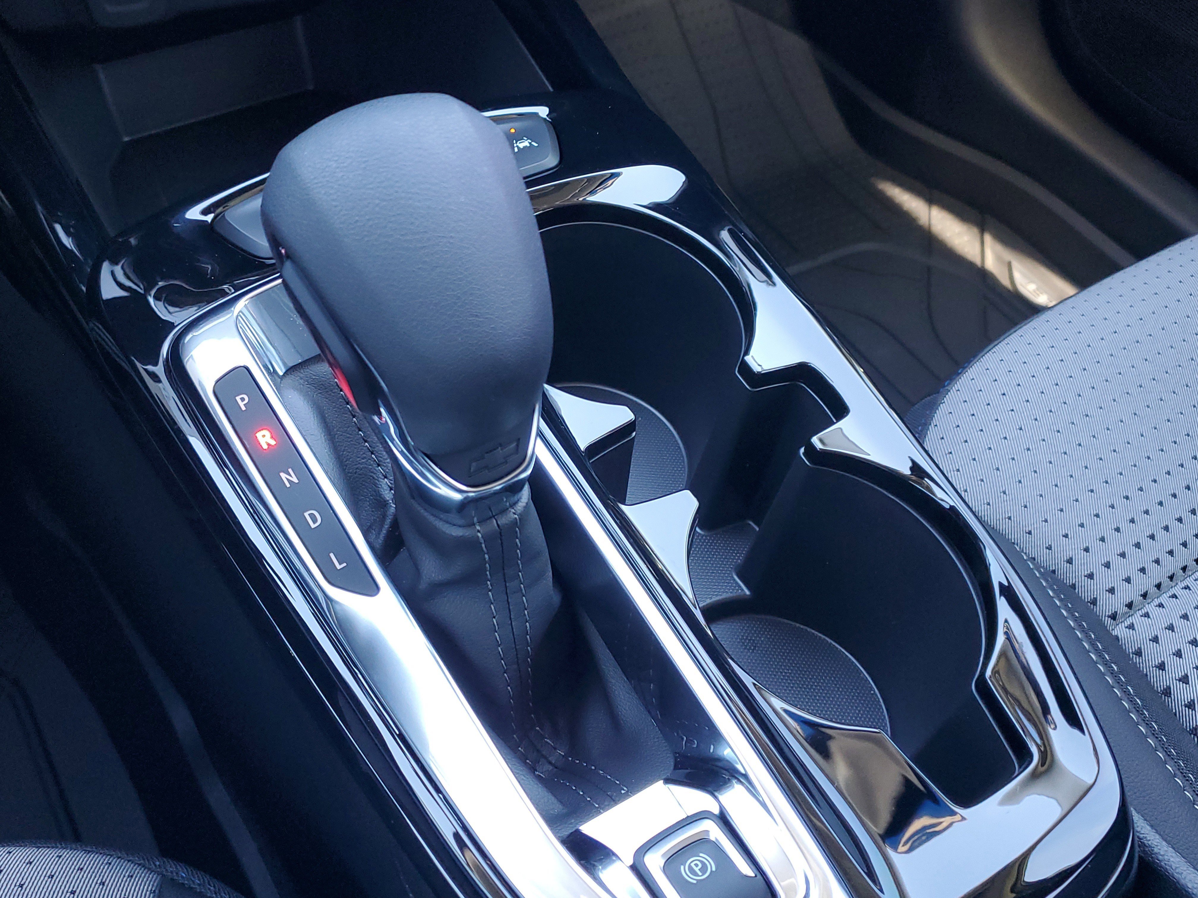 Used 2025 Chevrolet Trax LT image 32