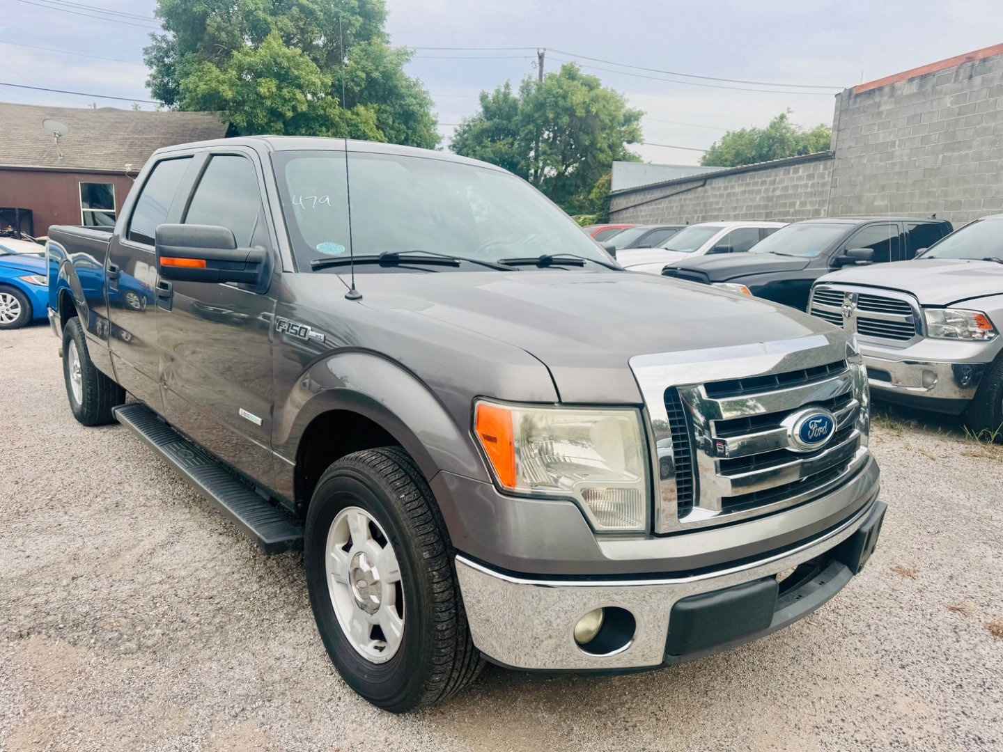 Used 2011 Ford F150 XLT w/ XLT Convenience Pkg image 2