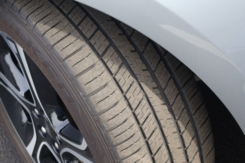 Used 2023 Ford Edge ST image 12