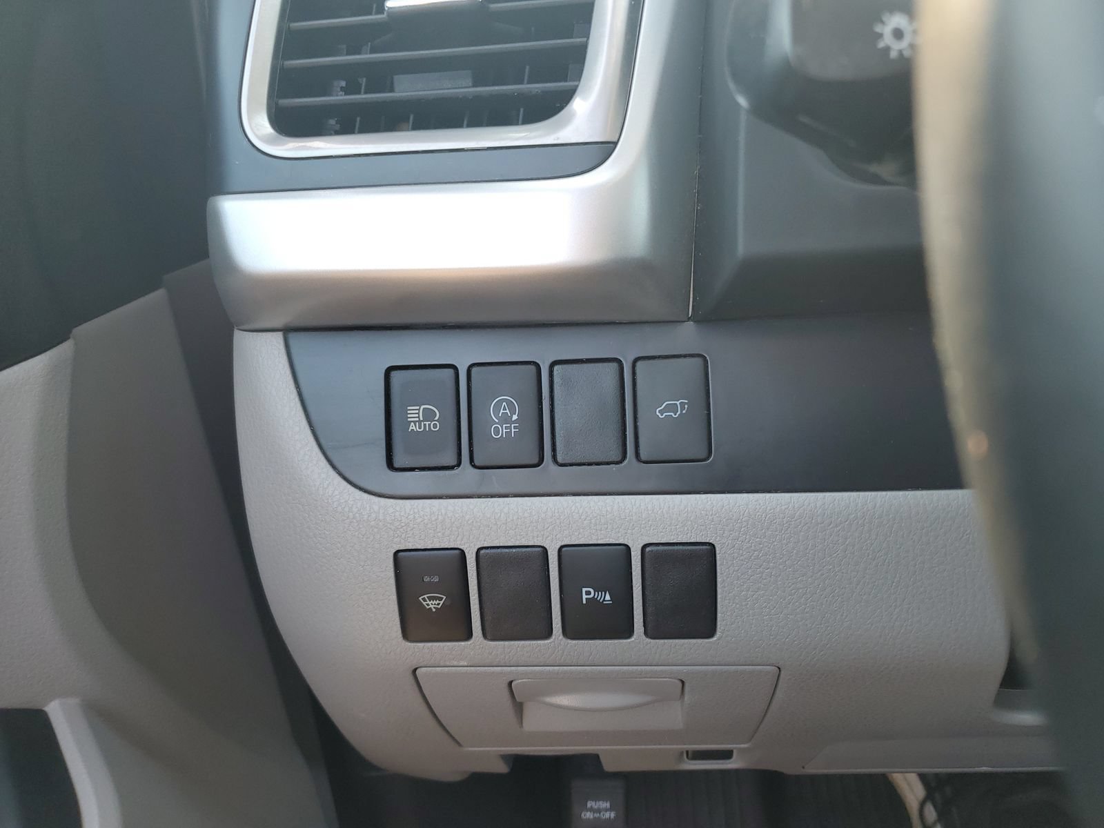Certified 2018 Toyota Highlander Limited AWD/4WD image 22