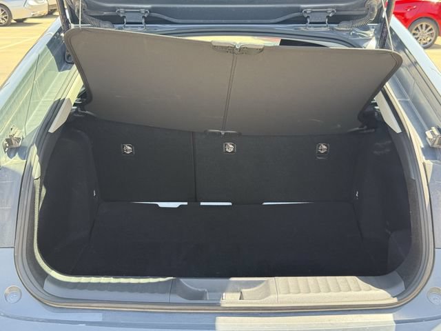Used 2025 Toyota Prius LE FWD image 30