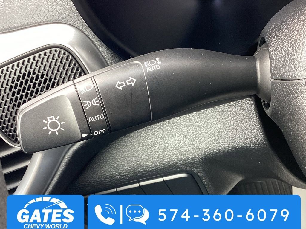 Used 2025 Kia Soul LX w/ LX Technology Package FWD image 21