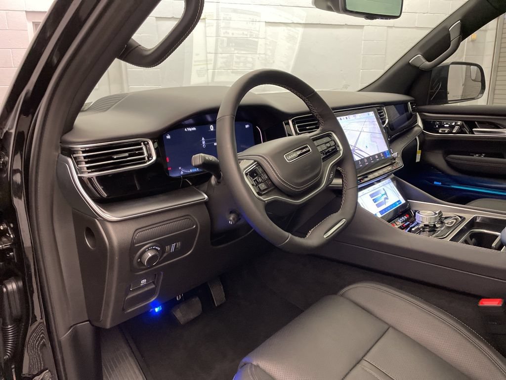 New 2026 Jeep Grand Wagoneer L Summit w/ Premium Group III AWD/4WD image 22