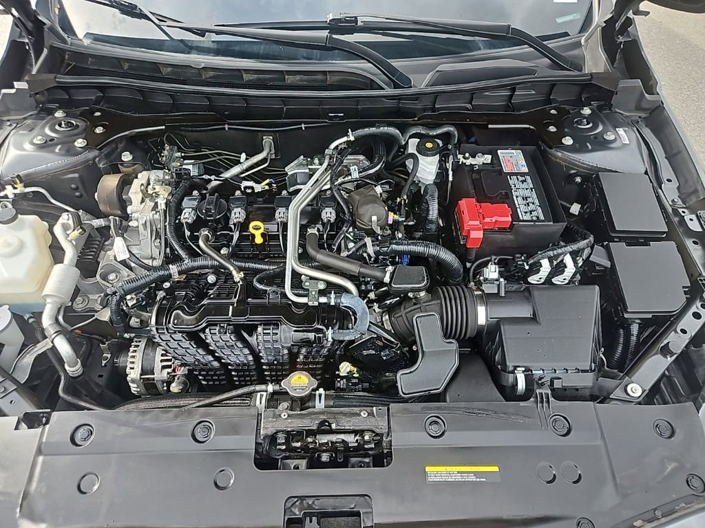 Used 2024 Nissan Altima 2.5 SV image 11