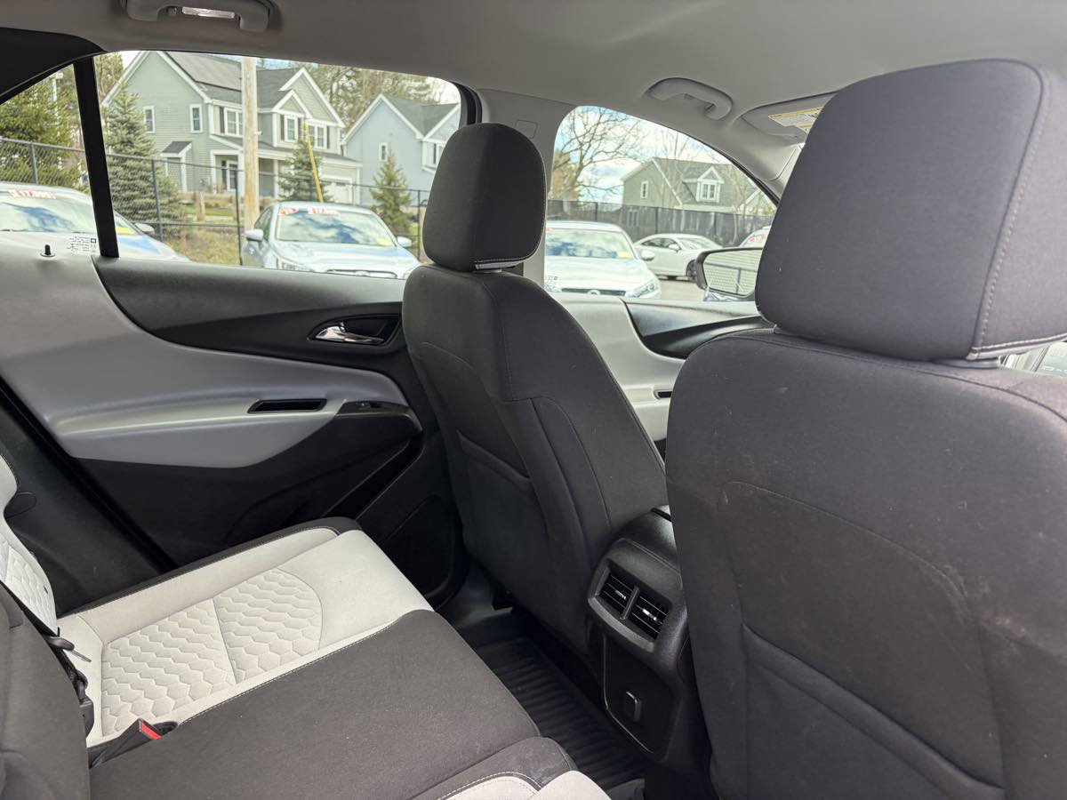 Used 2018 Chevrolet Equinox LS image 24