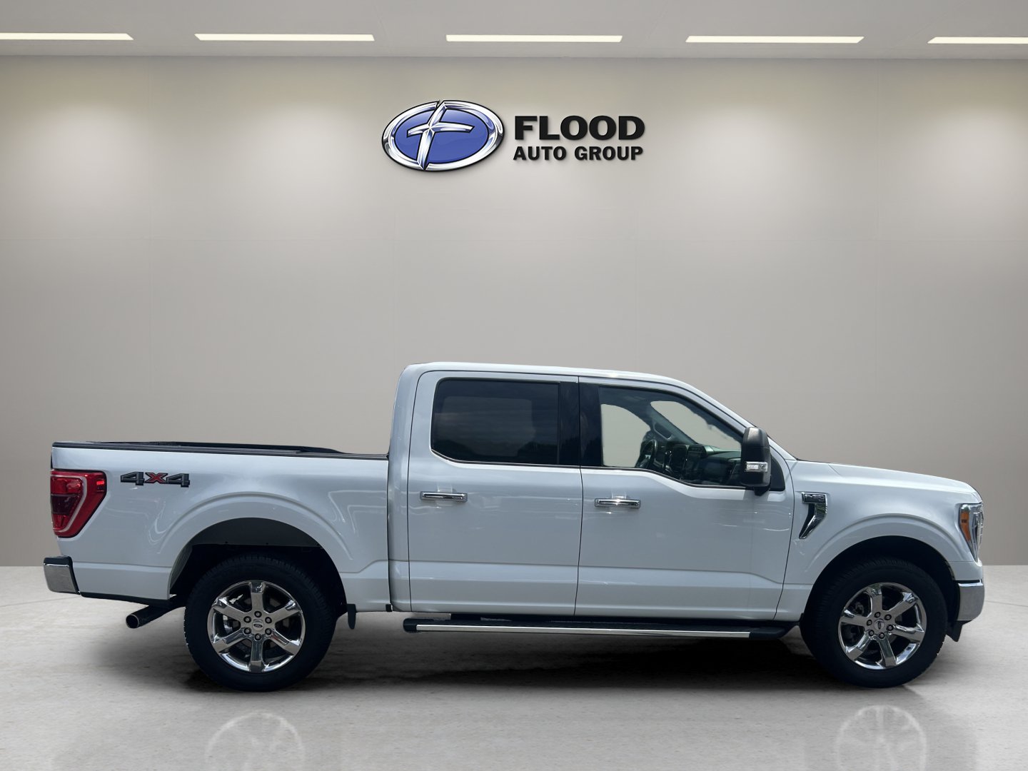 Used 2022 Ford F150 XLT w/ Equipment Group 302A High AWD/4WD image 3